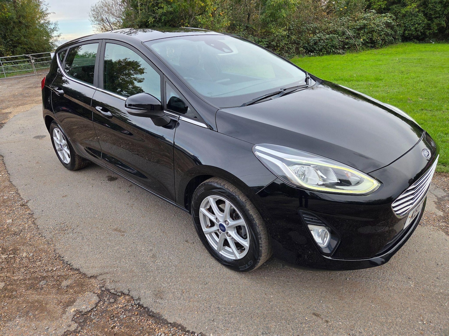 Used Ford Fiesta 2017 for sale - 76294477: Photo 2