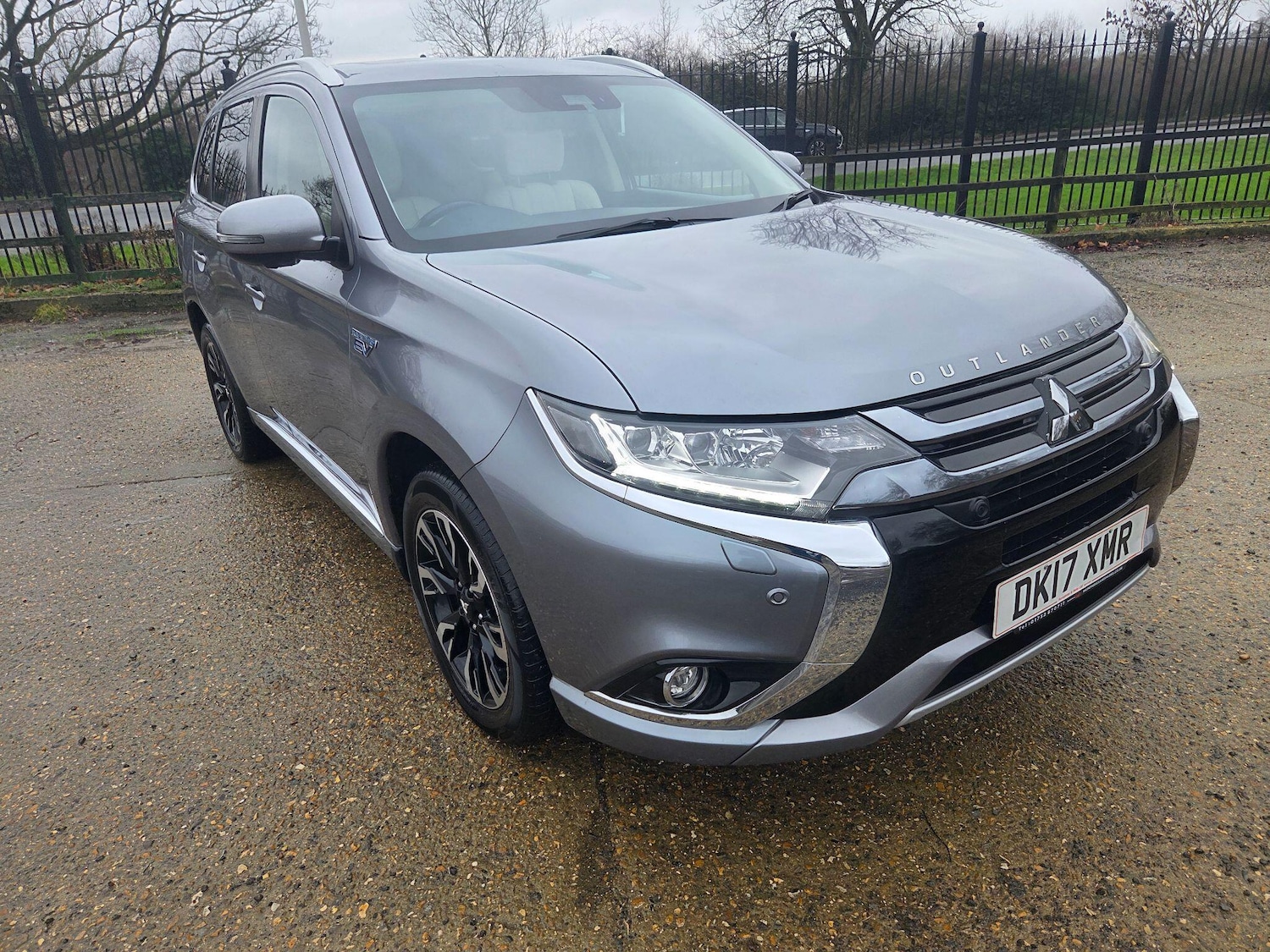 Used Mitsubishi Outlander 2017 for sale - 77290826: Photo 2