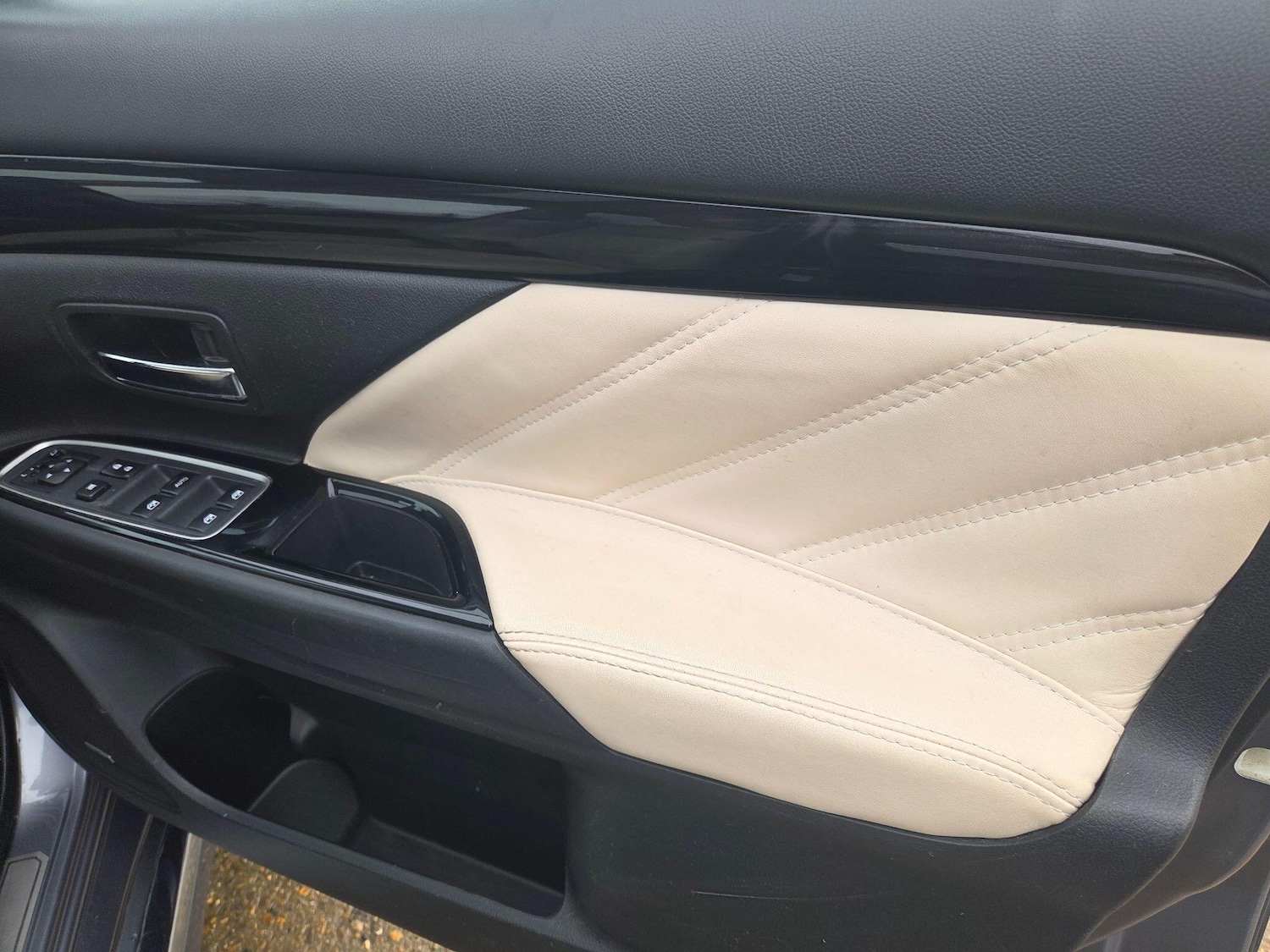 Used Mitsubishi Outlander 2017 for sale - 77290826: Photo 27