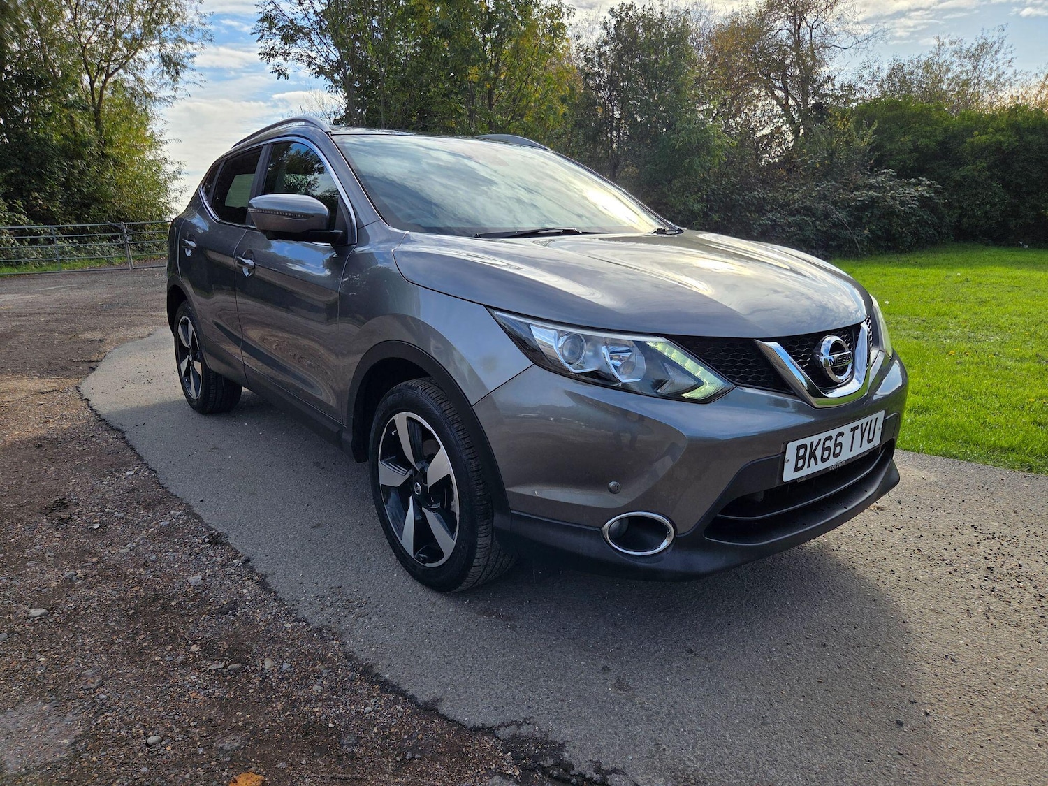 Used Nissan Qashqai 2016 for sale - 76348744: Photo 2