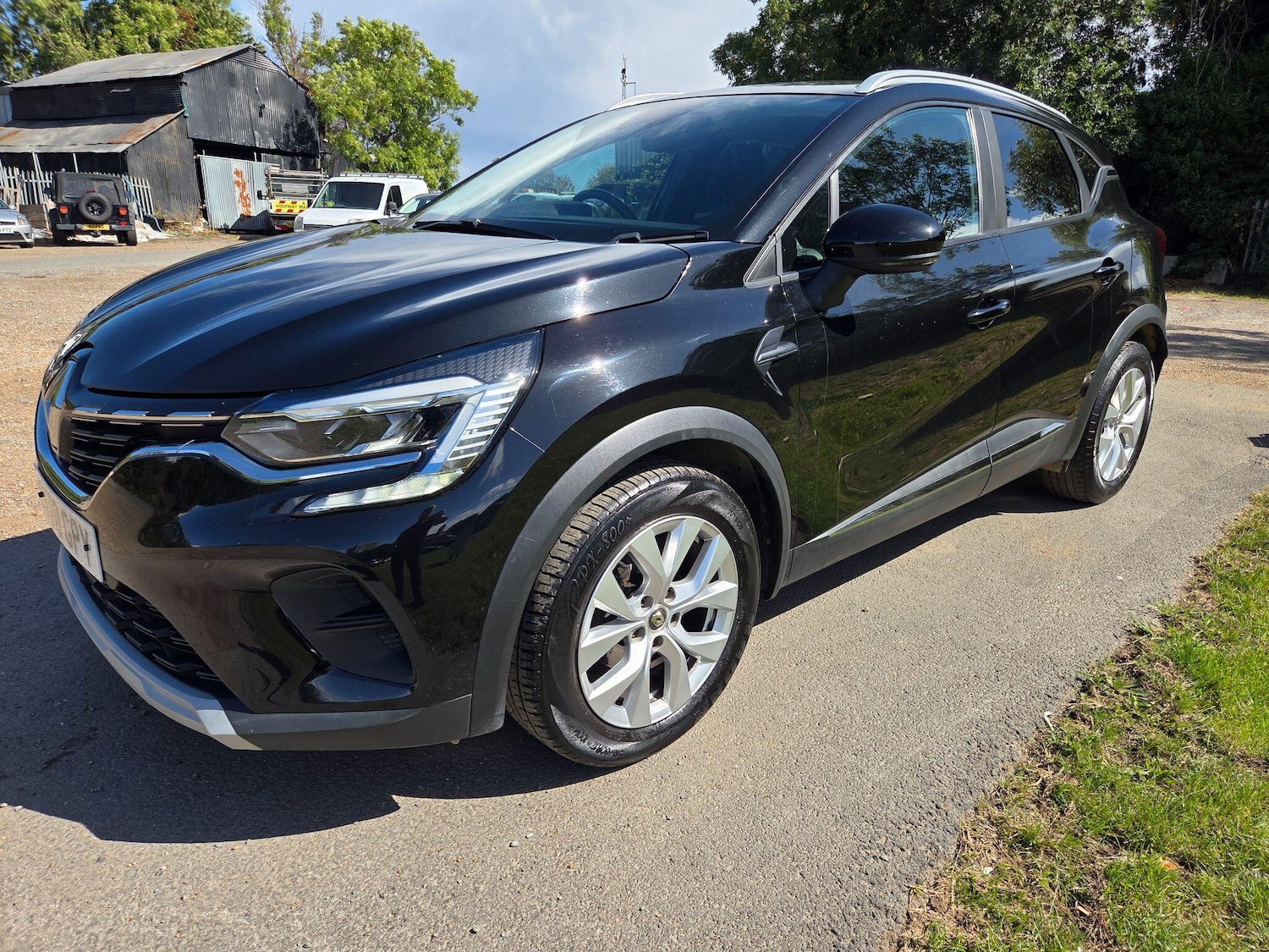 Used Renault Captur 2020 for sale - 76997747: Photo 4