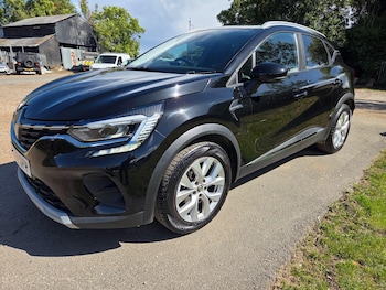 Used Renault Captur 2020 for sale - 76997747: Photo