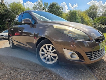 2011 (60) - 1.5 dCi Privilege TomTom Euro 5 5dr