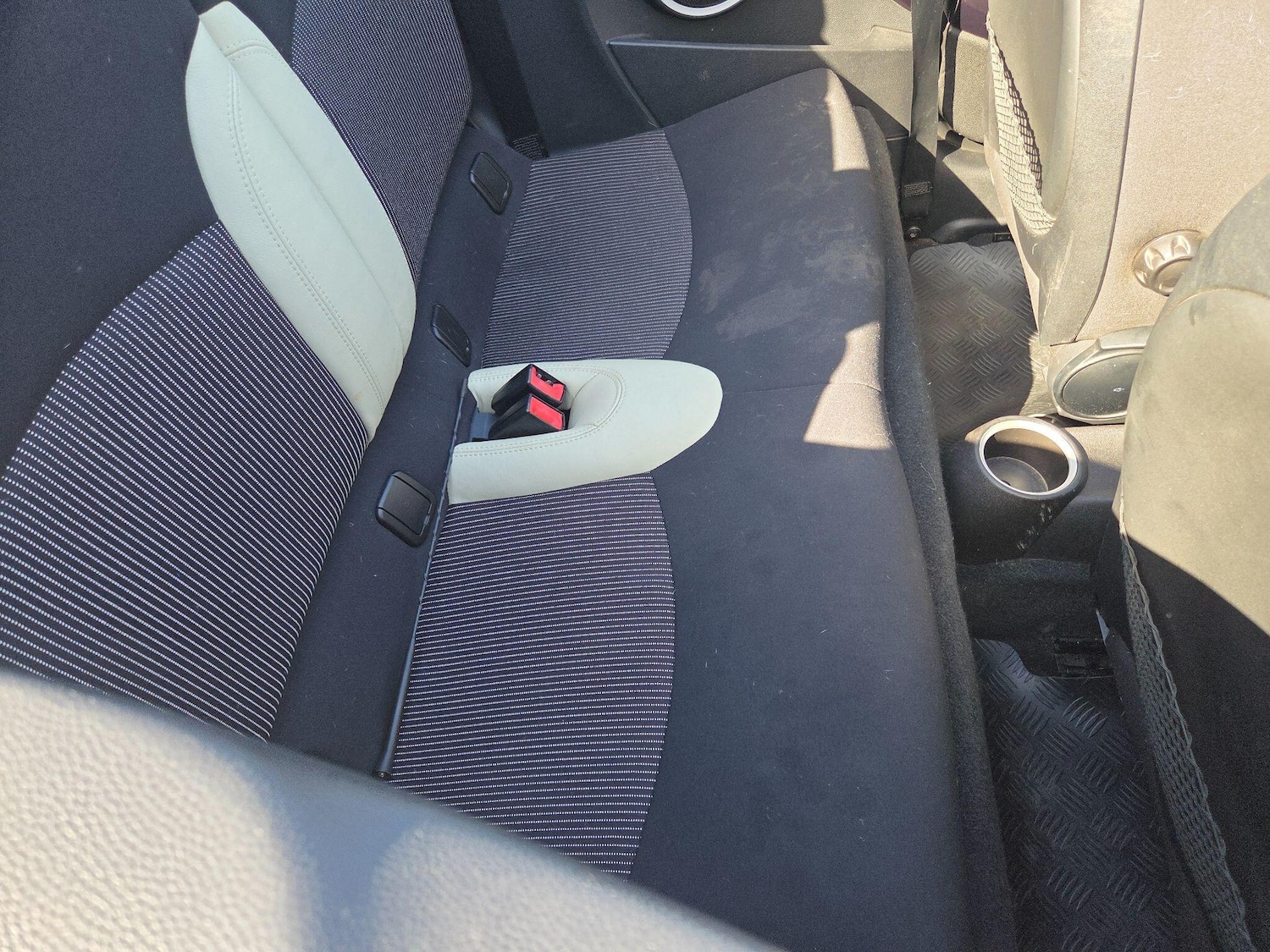 Used MINI Convertible 2009 for sale - 75927626: Photo 13