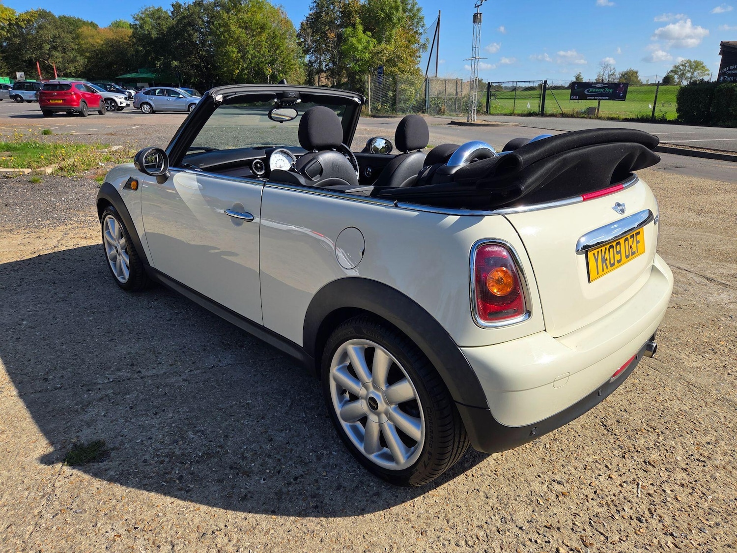 Used MINI Convertible 2009 for sale - 75927626: Photo 4