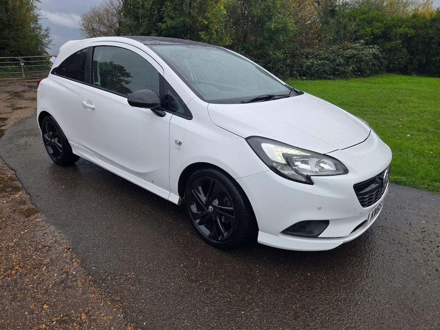 Used Vauxhall Corsa 2016 for sale - 75927602: Photo 2