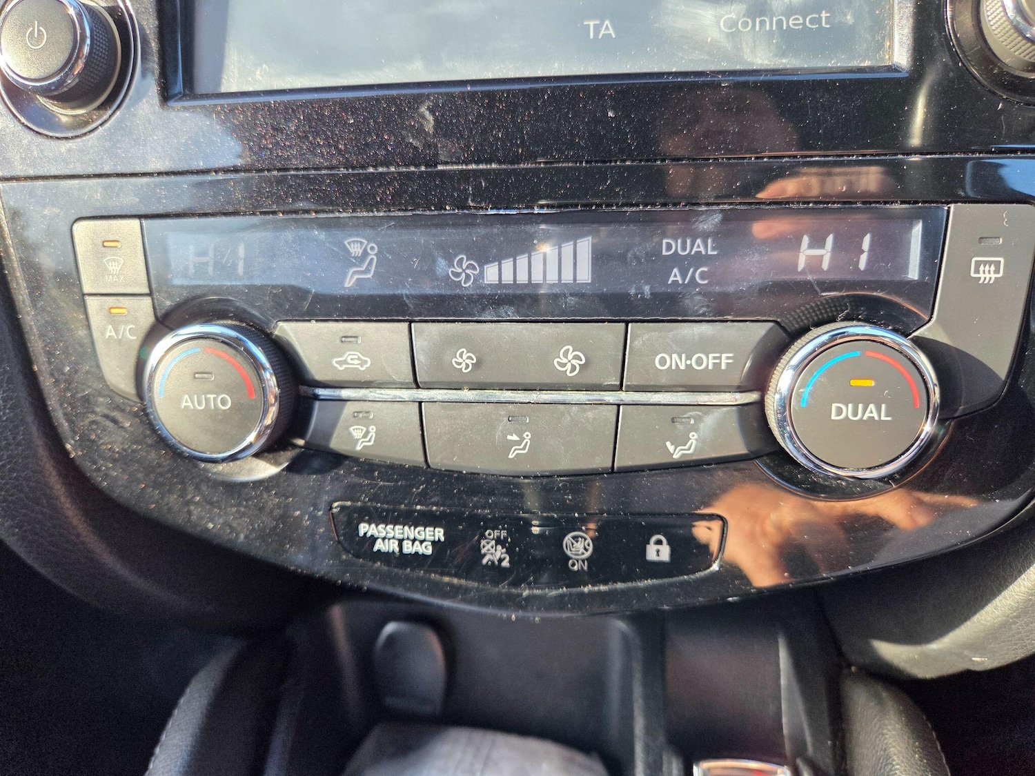 Used Nissan Qashqai 2014 for sale - 76607494: Photo 17