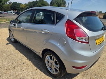 Used Ford Fiesta 2016 for sale - 79697991: Photo