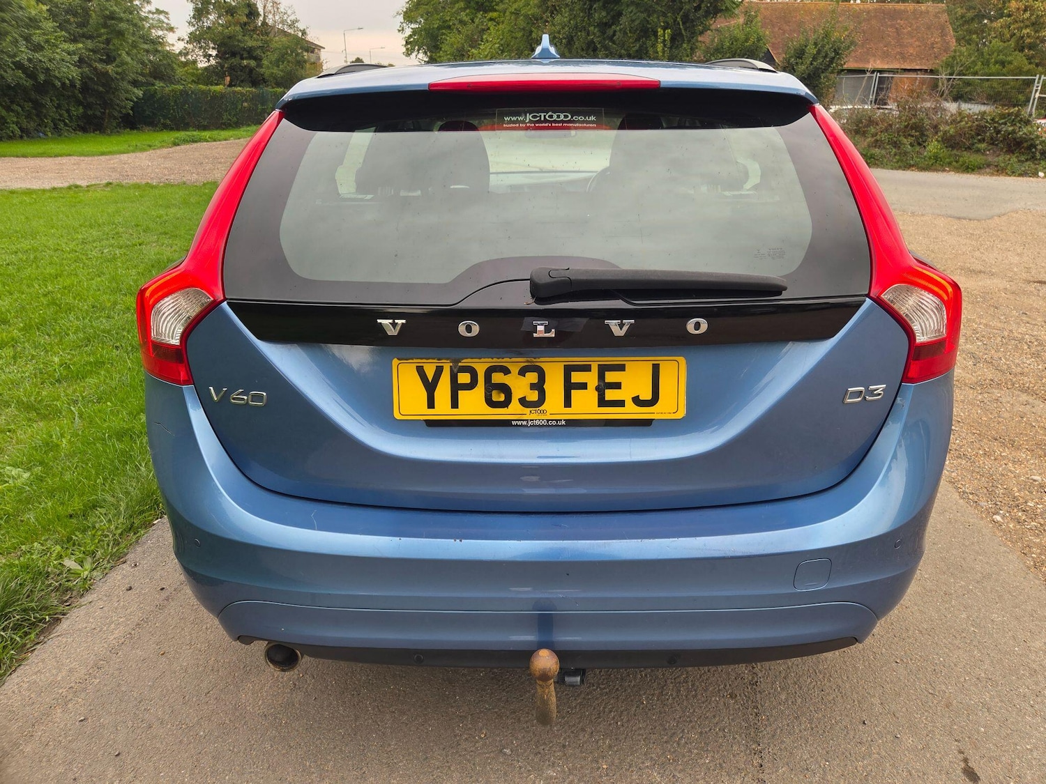 Used Volvo V60 2013 for sale - 75926640: Photo 10