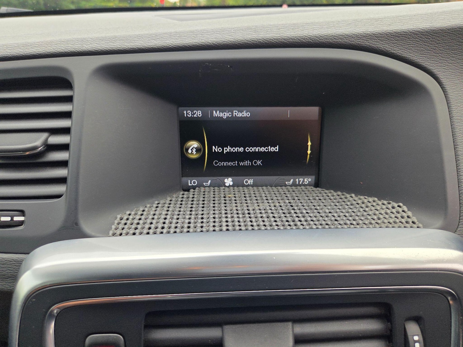Used Volvo V60 2013 for sale - 75926640: Photo 22