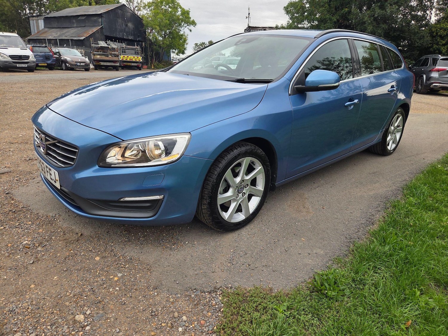 Used Volvo V60 2013 for sale - 75926640: Photo 4