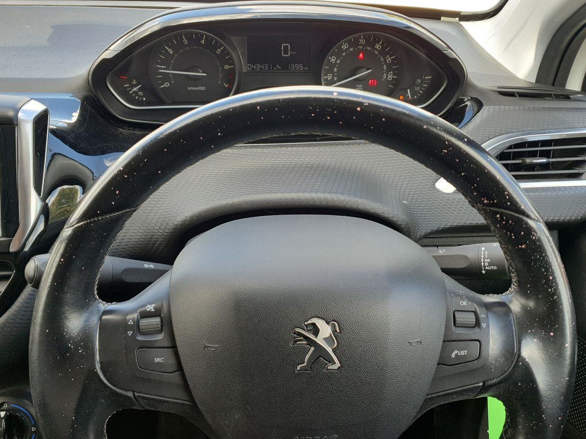 Used Peugeot 208 2017 for sale - 75943069: Photo 13