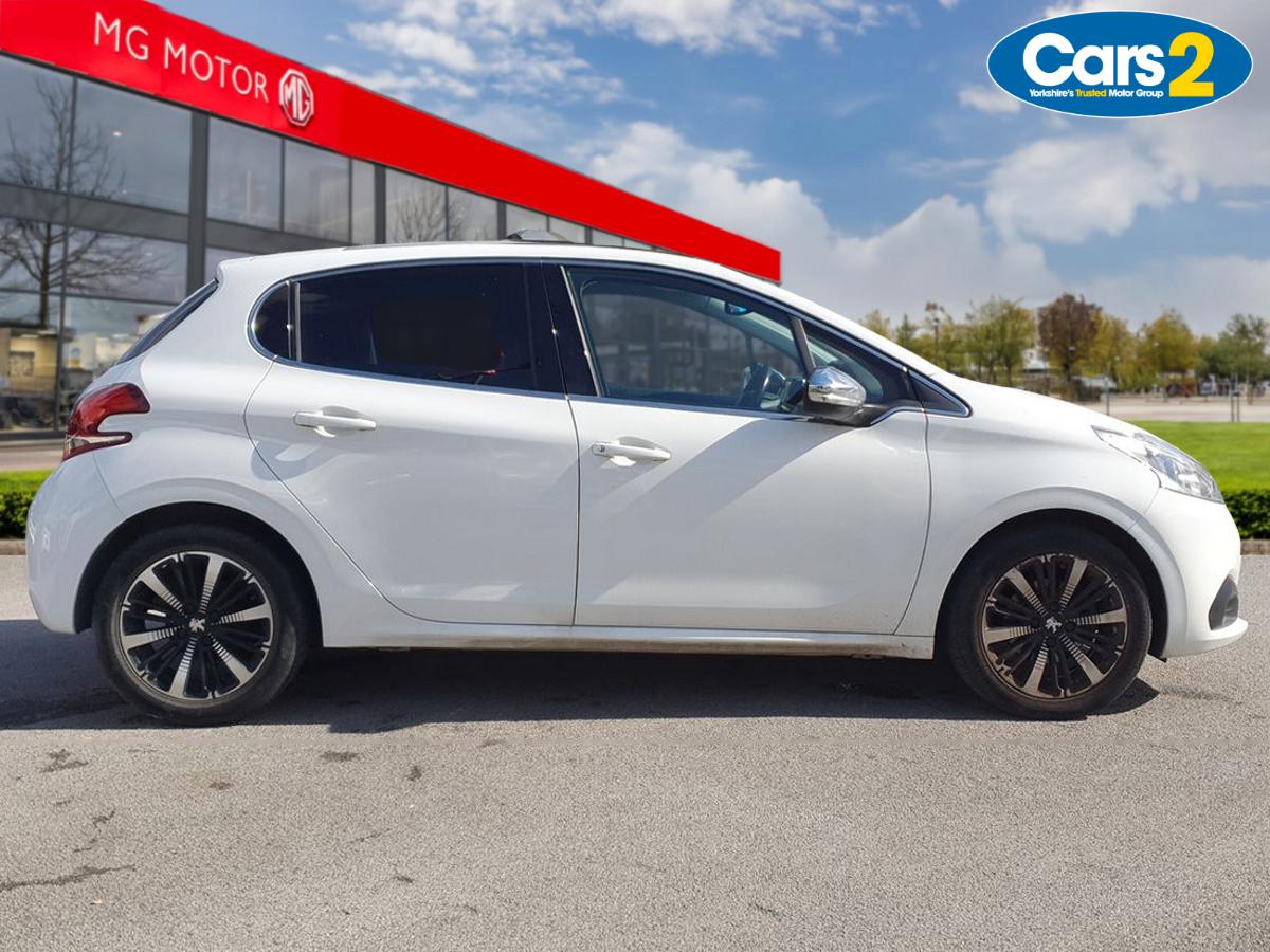 Used Peugeot 208 2017 for sale - 75943069: Photo 2