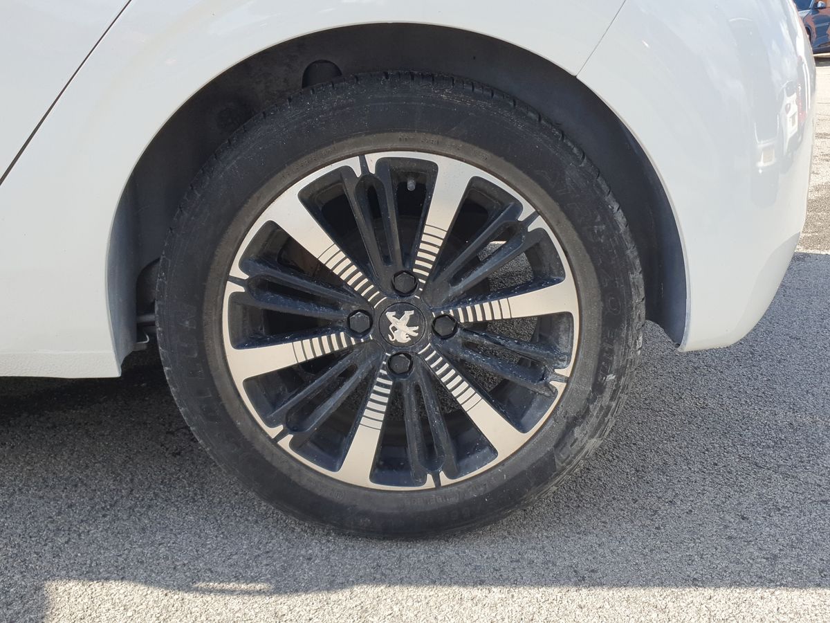 Used Peugeot 208 2017 for sale - 75943069: Photo 9