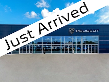Used Peugeot 2008 2024 for sale - 79396717: Photo