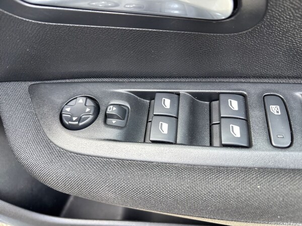 Used Peugeot 208 2023 for sale - 76112469: Photo 21