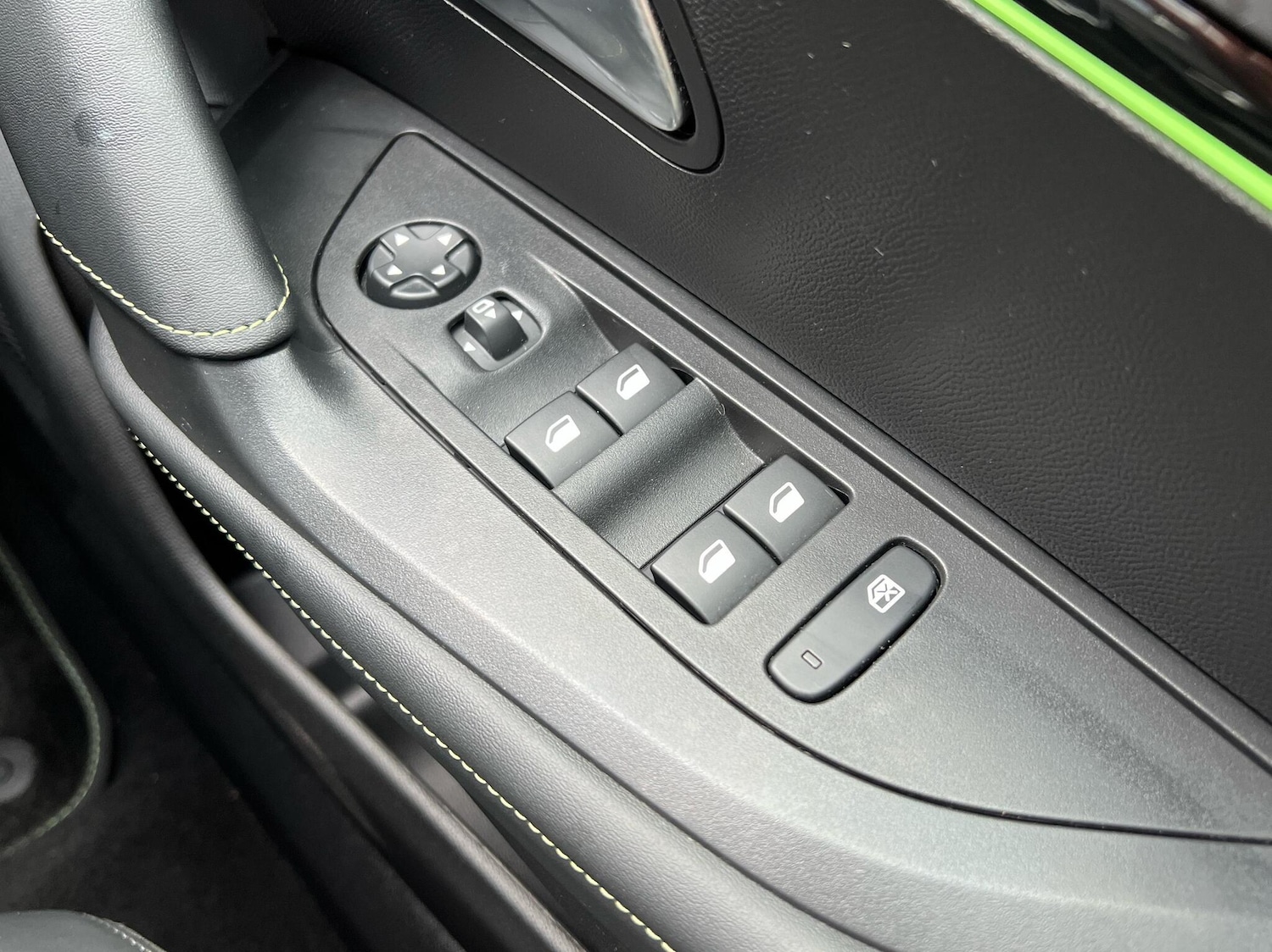 Used Peugeot 2008 2022 for sale - 77689418: Photo 25