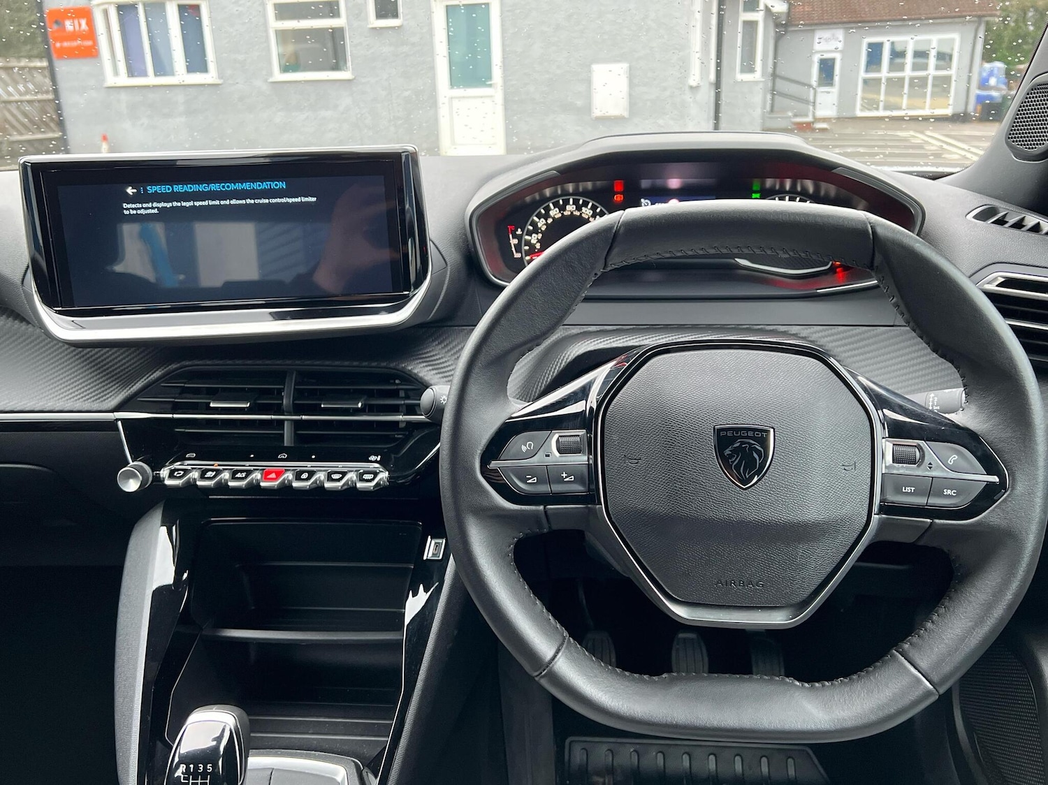 Used Peugeot 2008 2023 for sale - 77639152: Photo 11