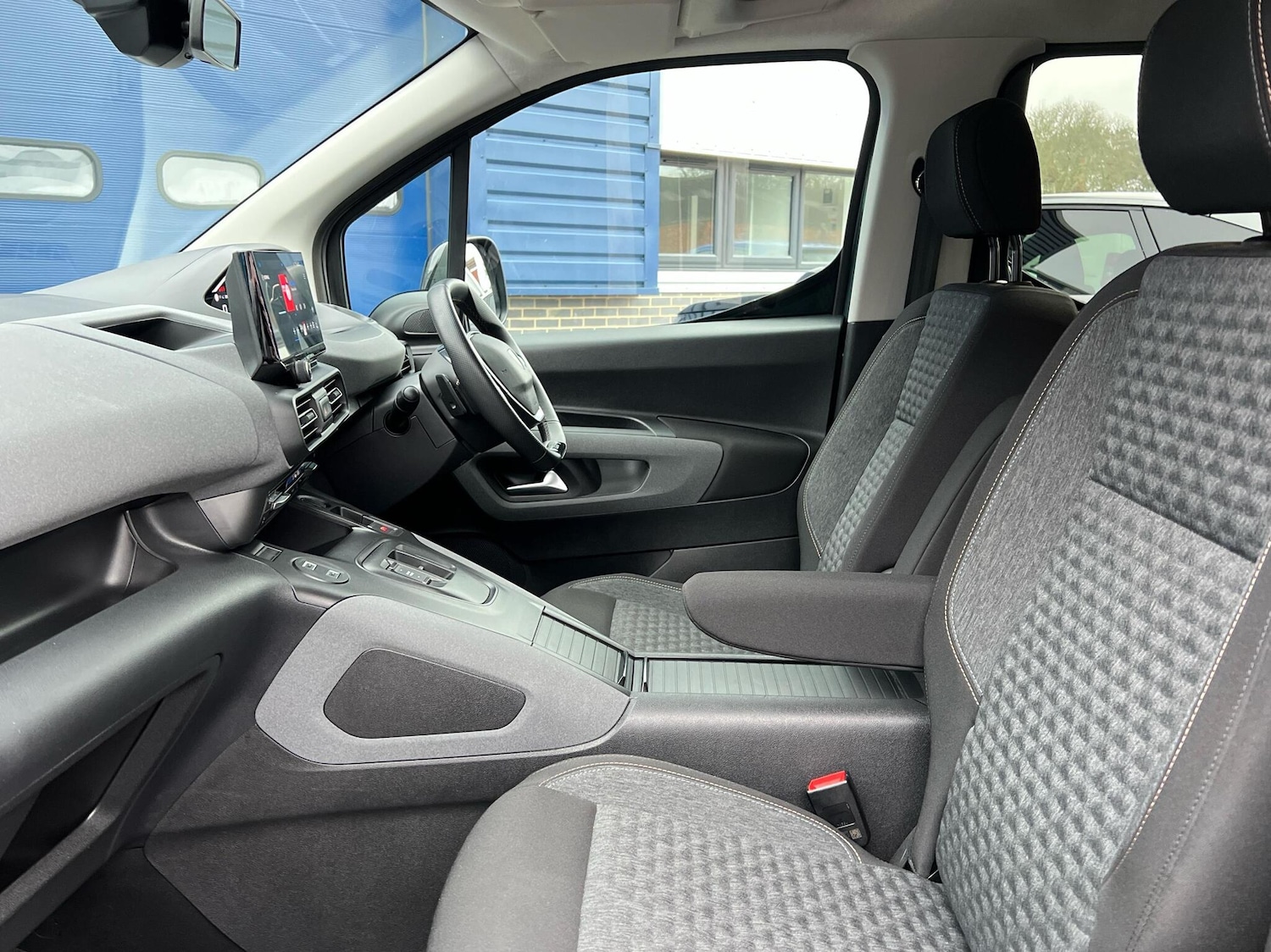 Used Peugeot Rifter 2024 for sale - 77607458: Photo 8