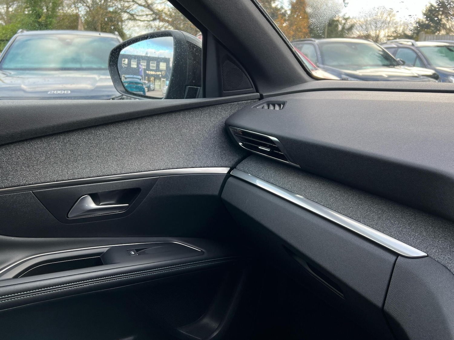 Used Peugeot 3008 2023 for sale - 76676861: Photo 24