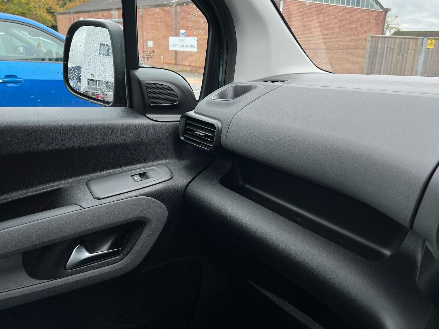 Used Peugeot Rifter 2024 for sale - 76677023: Photo 25