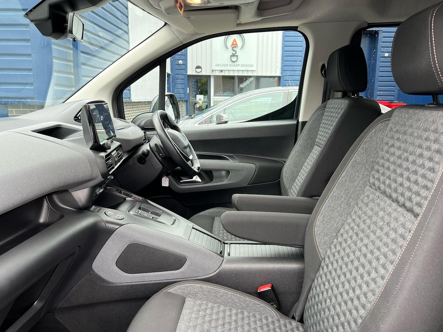 Used Peugeot Rifter 2024 for sale - 76677023: Photo 9