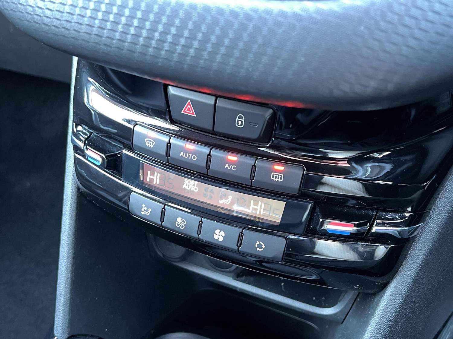 Used Peugeot 2008 2019 for sale - 76673598: Photo 23