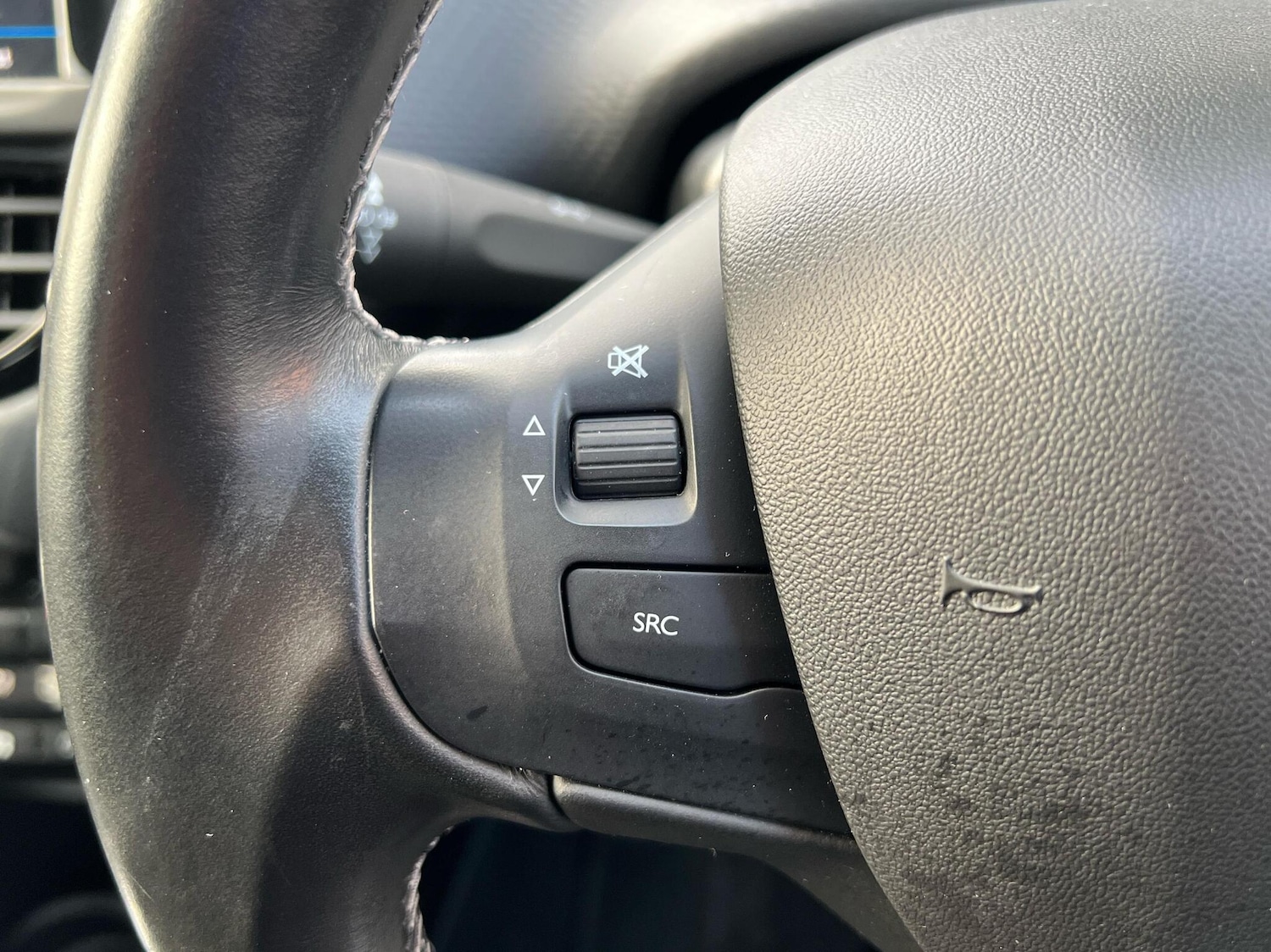 Used Peugeot 2008 2019 for sale - 76673402: Photo 24