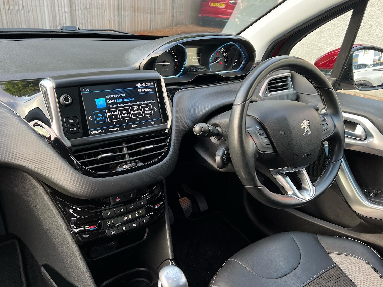 Used Peugeot 2008 2019 for sale - 76673402: Photo 5