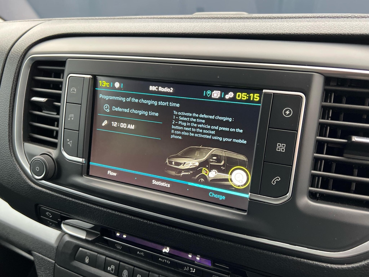 Used Peugeot Traveller 2024 for sale - 76677610: Photo 17