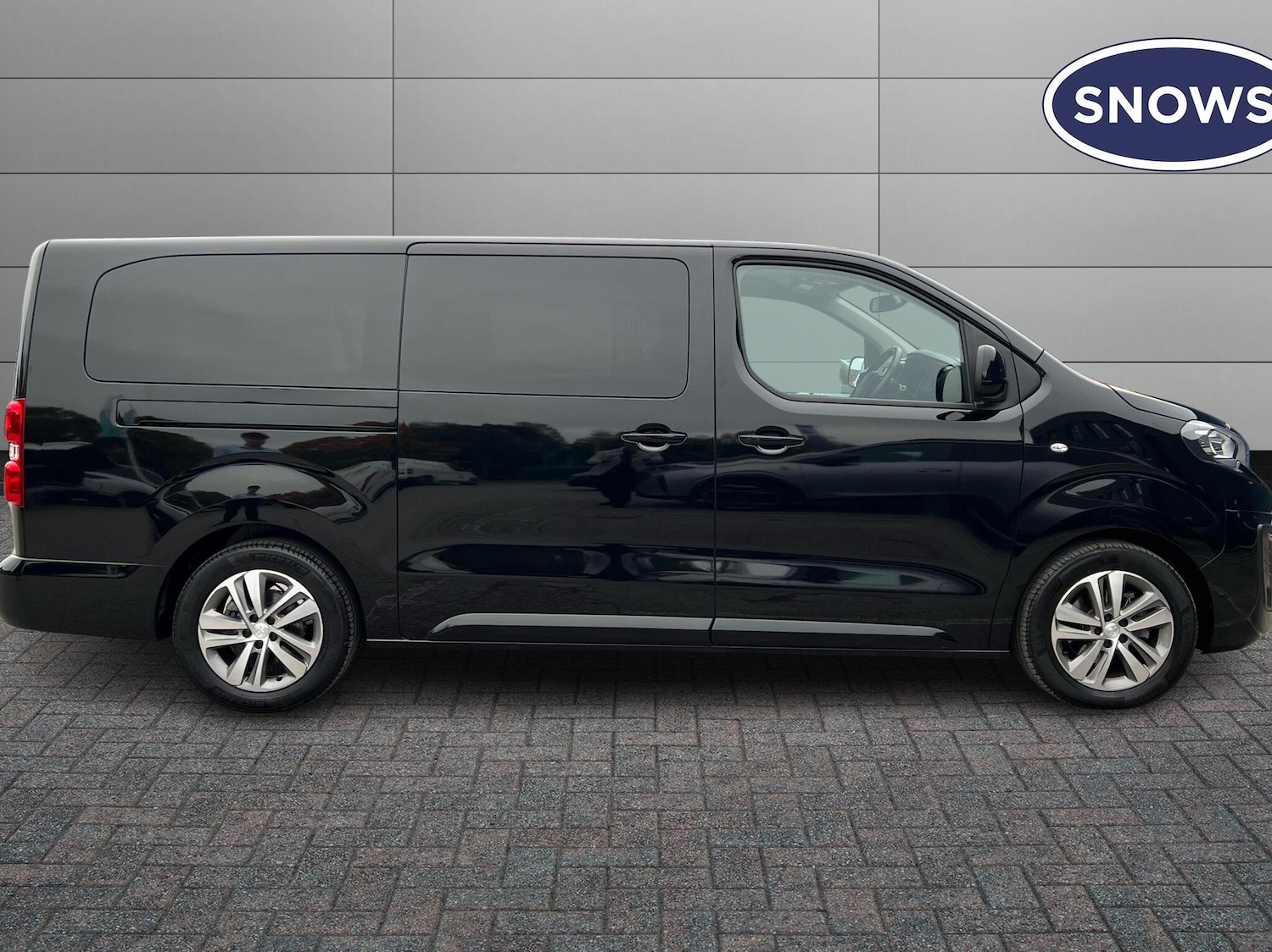 Used Peugeot Traveller 2024 for sale - 76677610: Photo 4