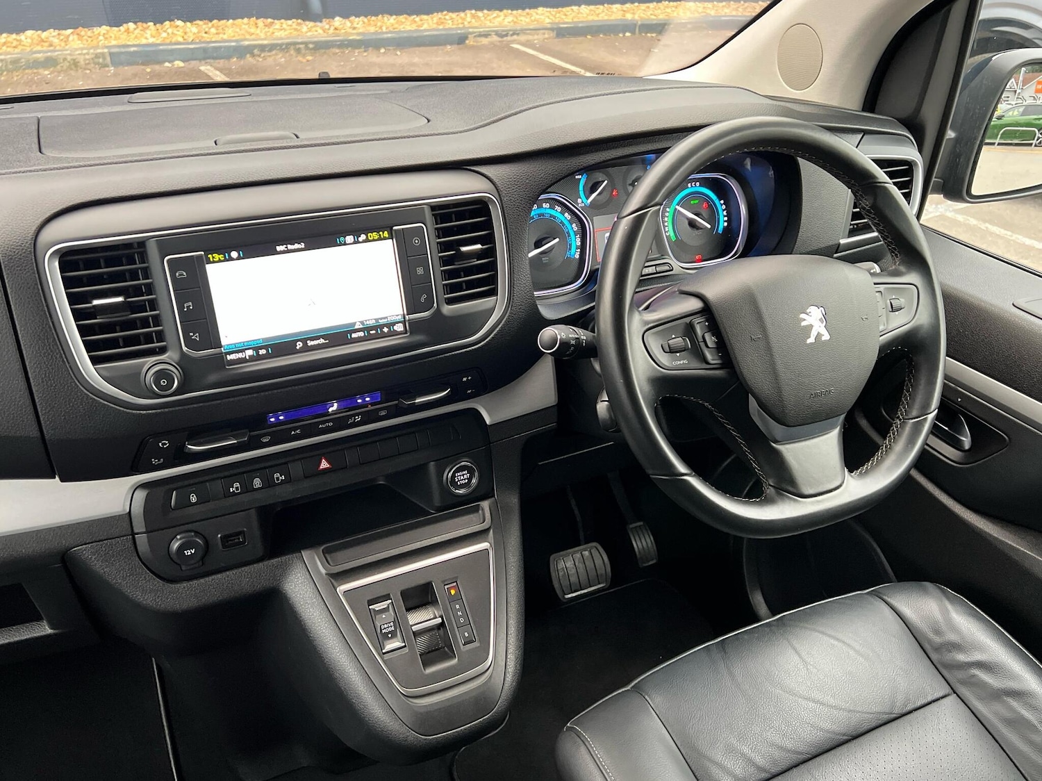 Used Peugeot Traveller 2024 for sale - 76677610: Photo 7