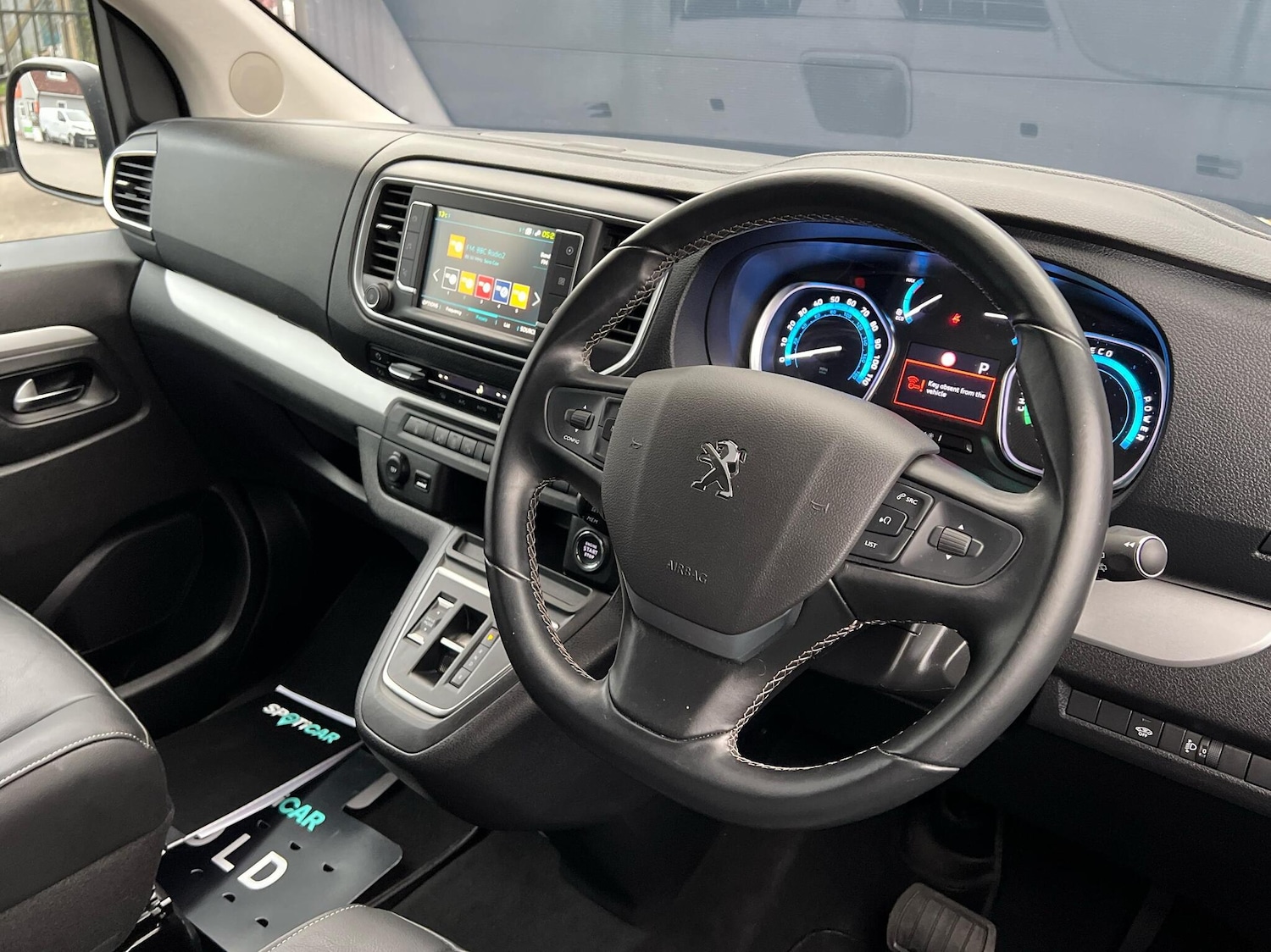 Used Peugeot Traveller 2024 for sale - 76677610: Photo 8