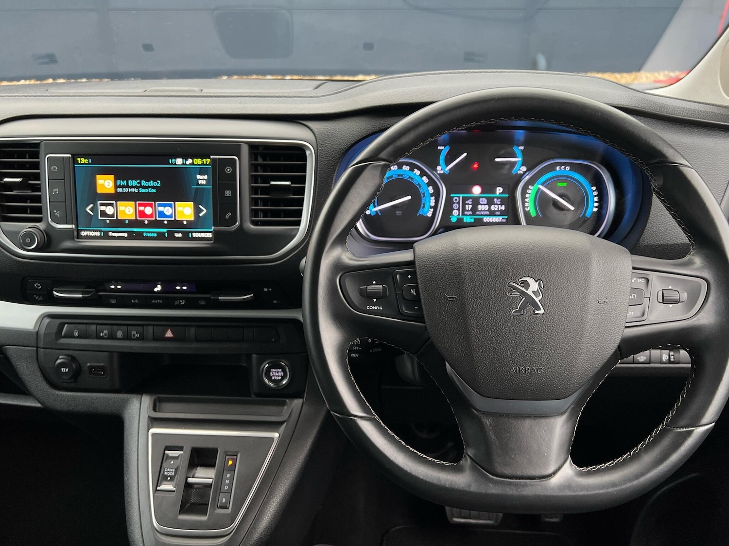 Used Peugeot Traveller 2024 for sale - 76677610: Photo 9