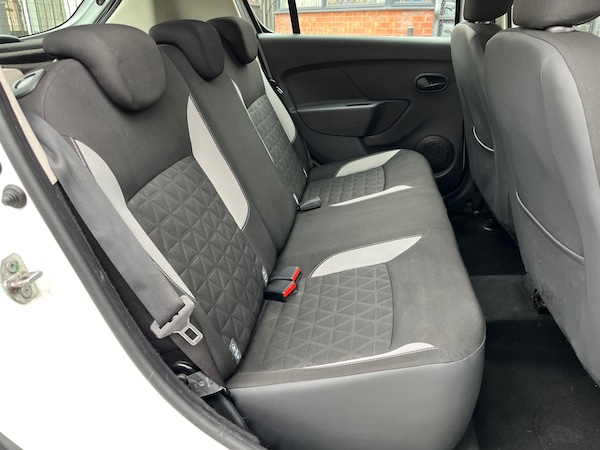 Used Dacia Sandero Stepway 2013 for sale - 76305721: Photo 9