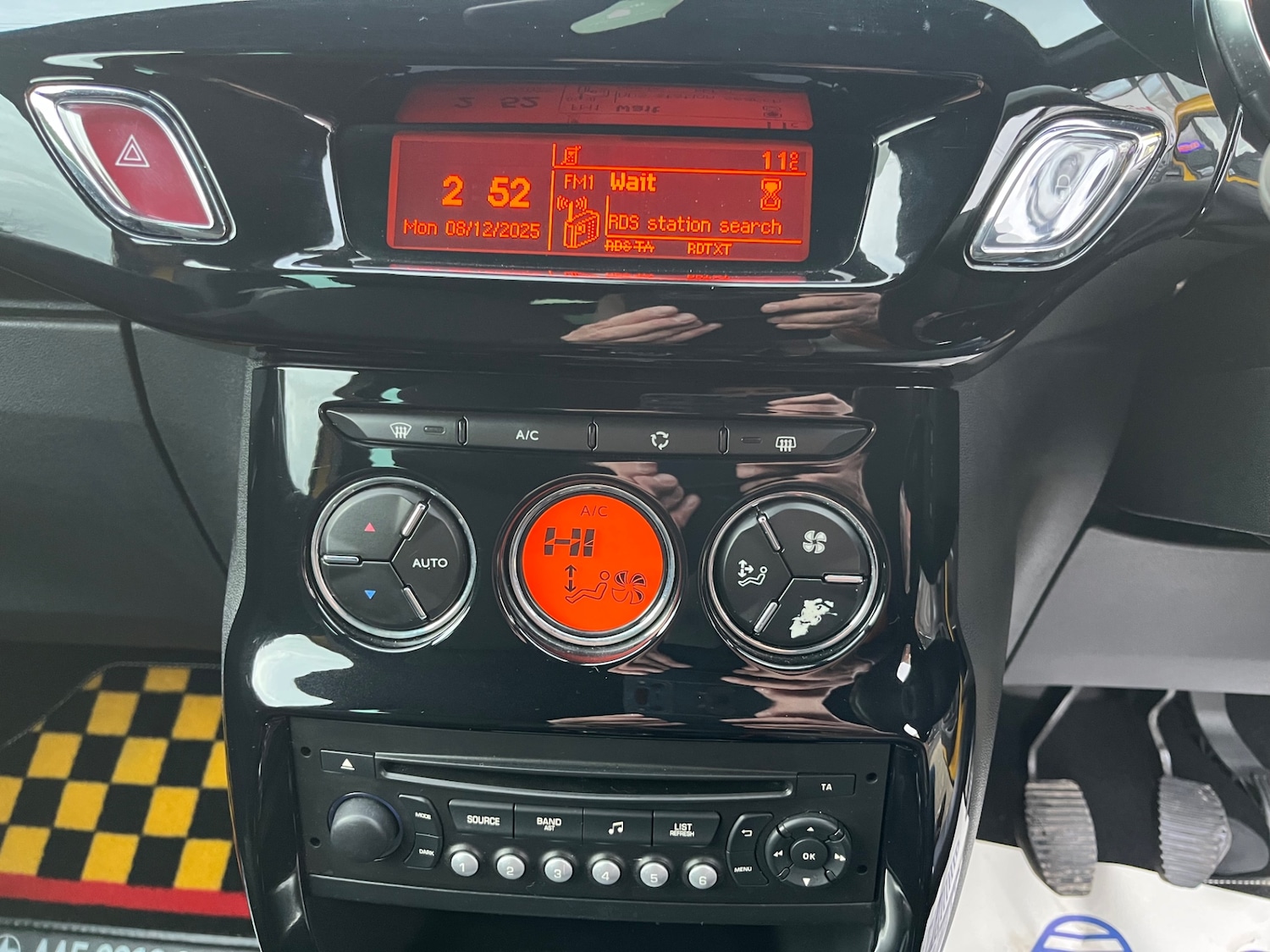 Used Citroen DS3 2015 for sale - 76864145: Photo 10