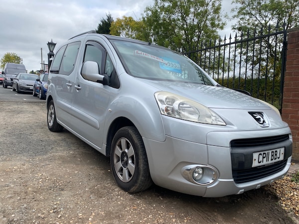 Used Peugeot Partner Tepee 2011 for sale - 76220369: Photo 1