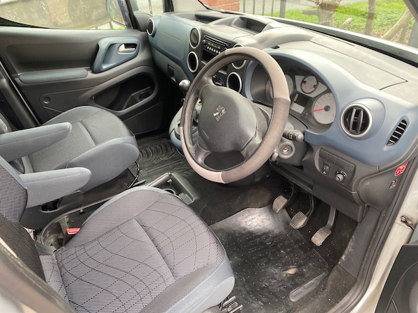 Used Peugeot Partner Tepee 2011 for sale - 76220369: Photo 6