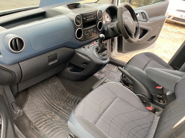 Used Peugeot Partner Tepee 2011 for sale - 76220369: Photo 7