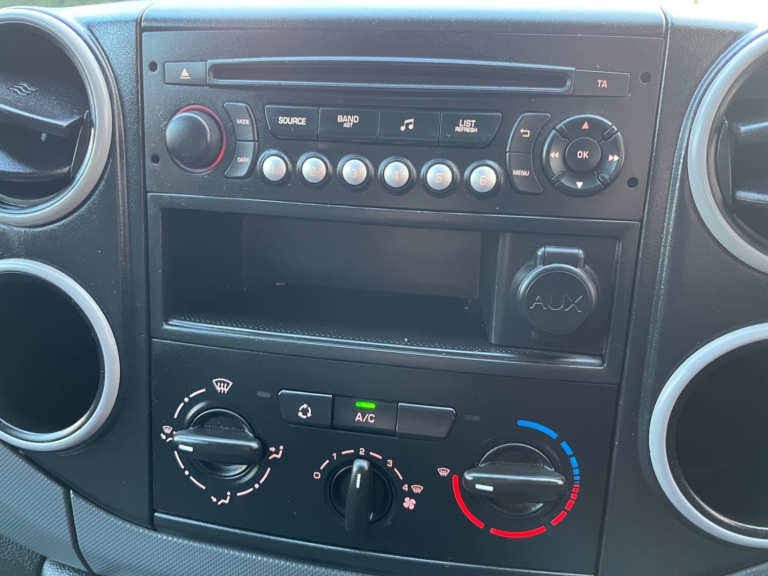 Used Peugeot Partner 2014 for sale - 76431184: Photo 13