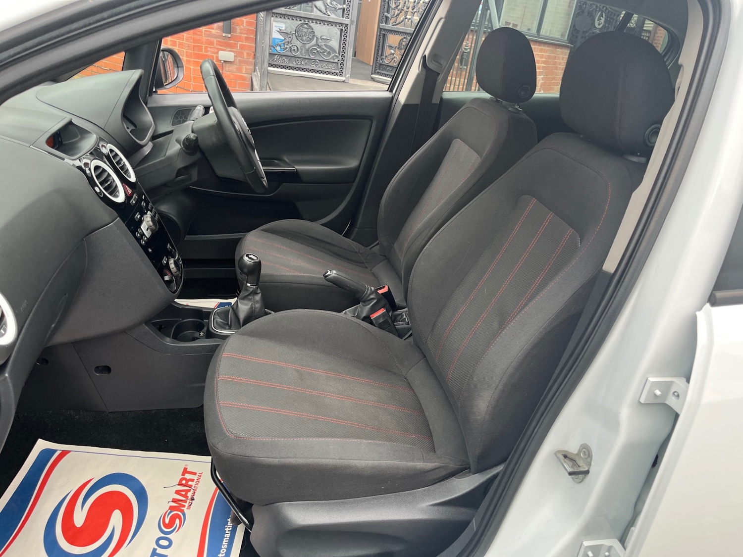 Used Vauxhall Corsa 2010 for sale - 77981916: Photo 11