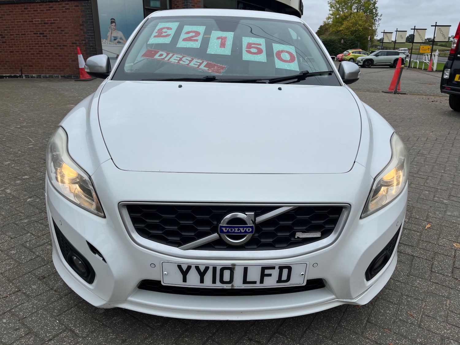 Used Volvo C30 2010 for sale - 76231669: Photo 2