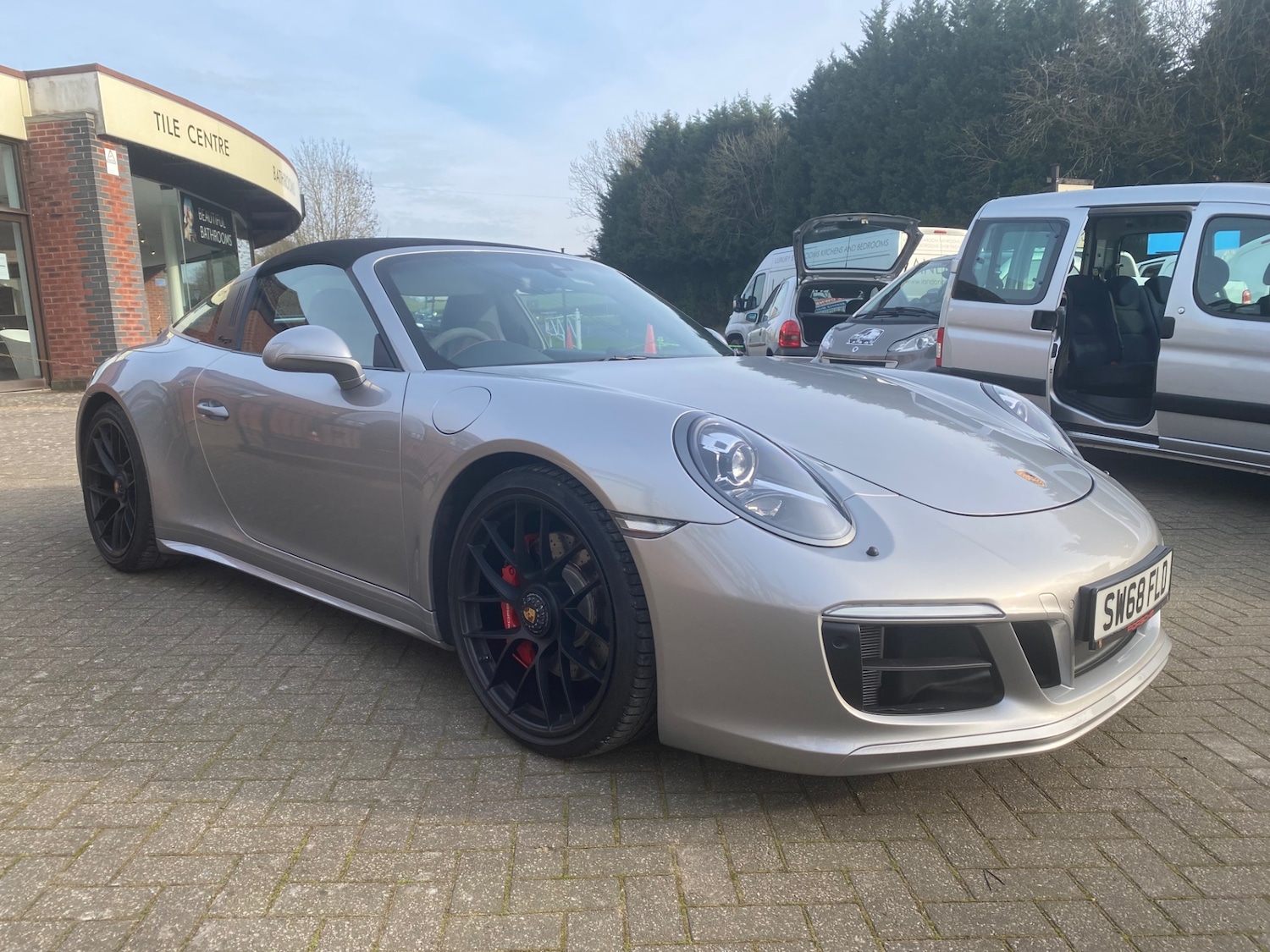 Used Porsche 911 2019 for sale - 77968930: Photo 2