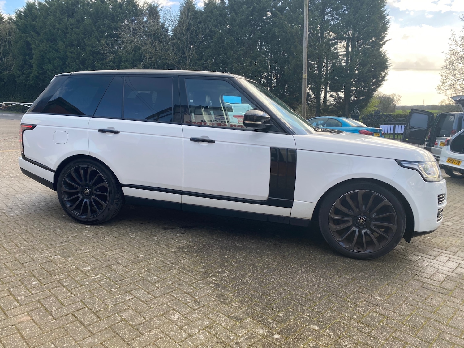 Used Land Rover Range Rover 2015 for sale - 77890267: Photo 4