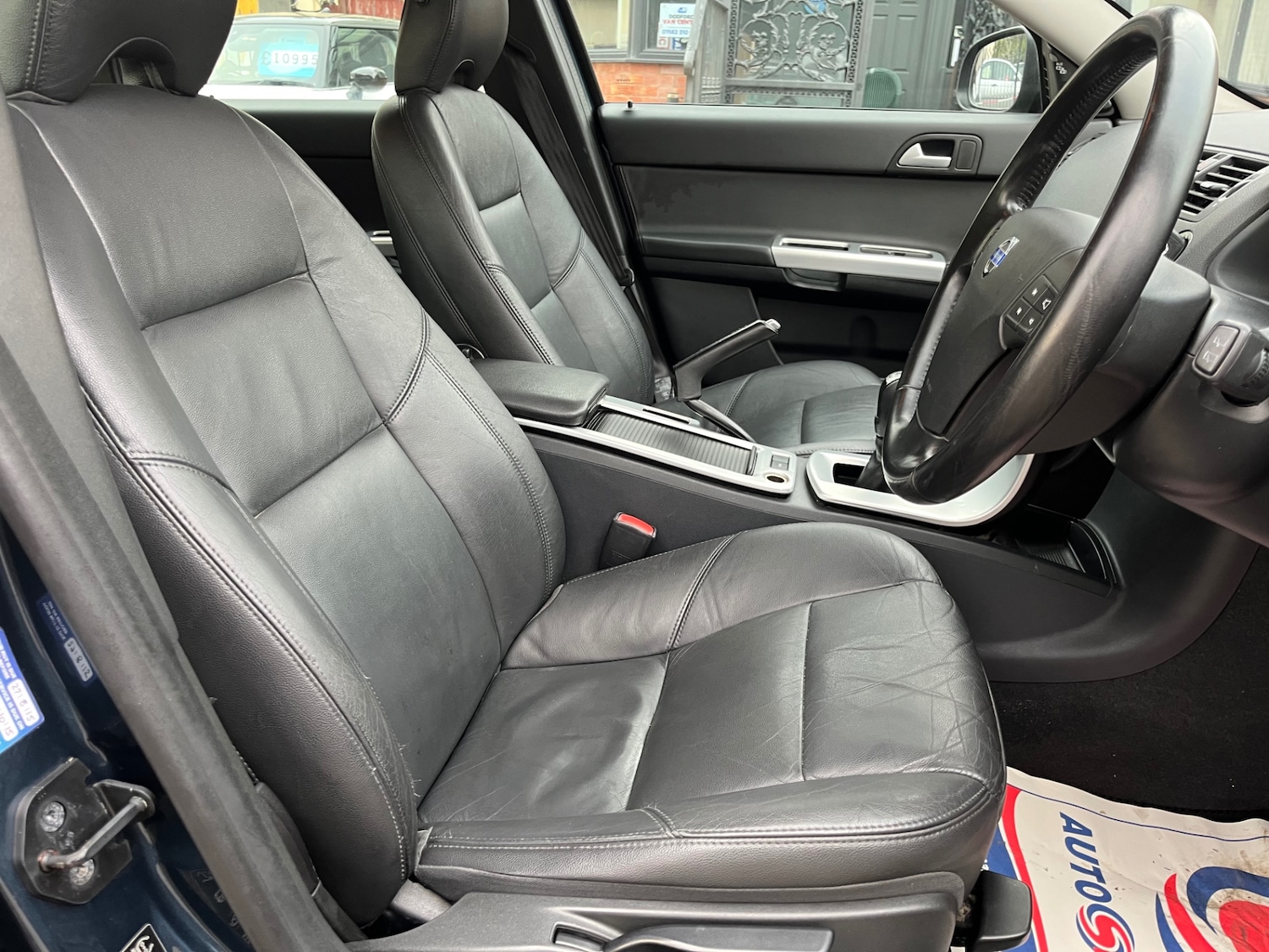 Used Volvo V50 2010 for sale - 76482772: Photo 10