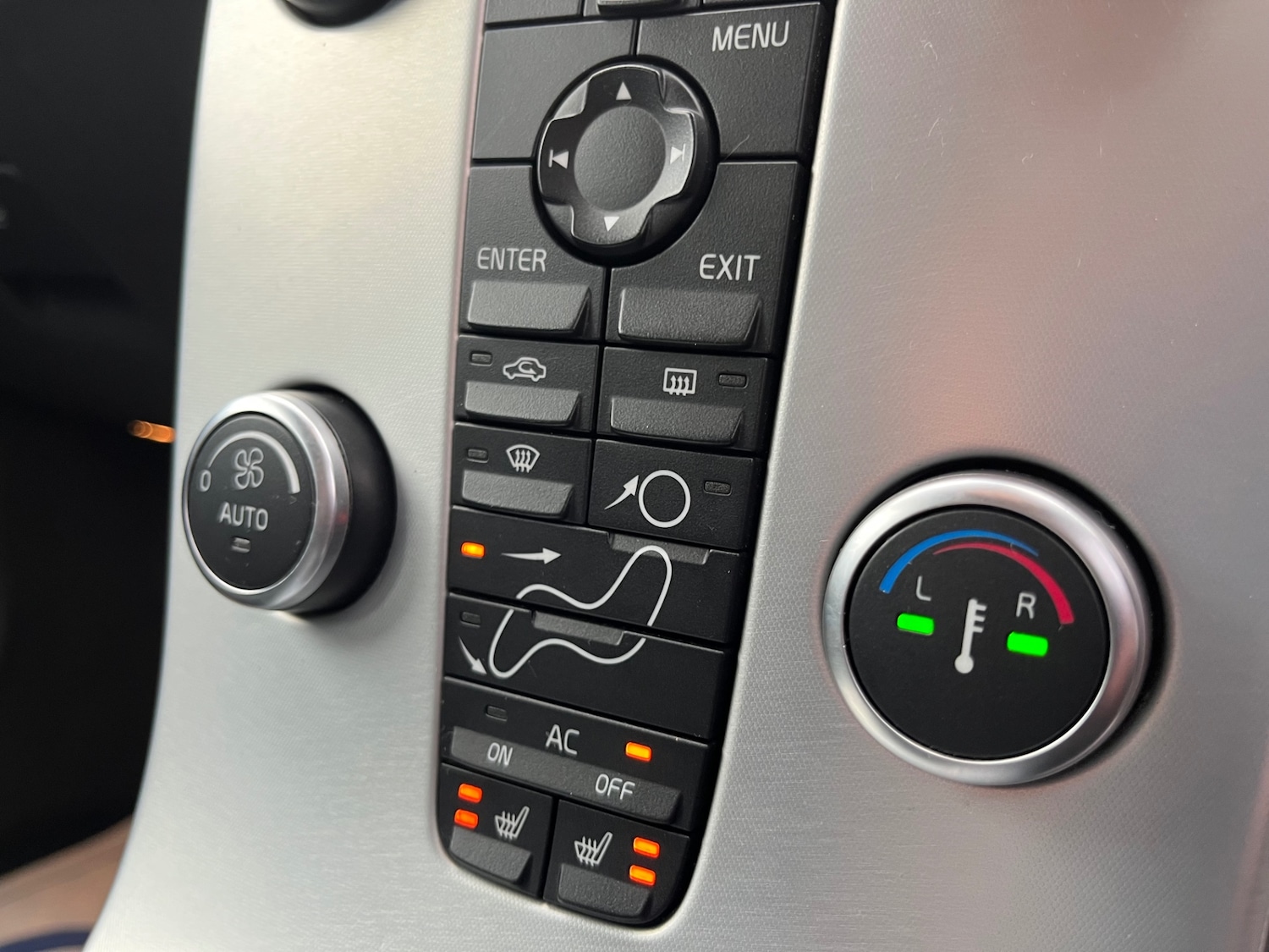 Used Volvo V50 2010 for sale - 76482772: Photo 14