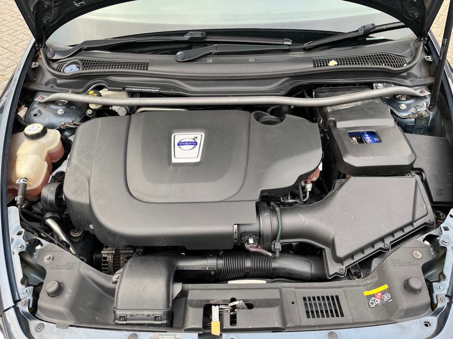 Used Volvo V50 2010 for sale - 76482772: Photo 2