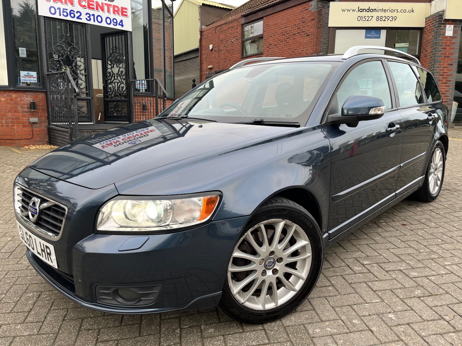 Used Volvo V50 2010 for sale - 76482772: Photo 3