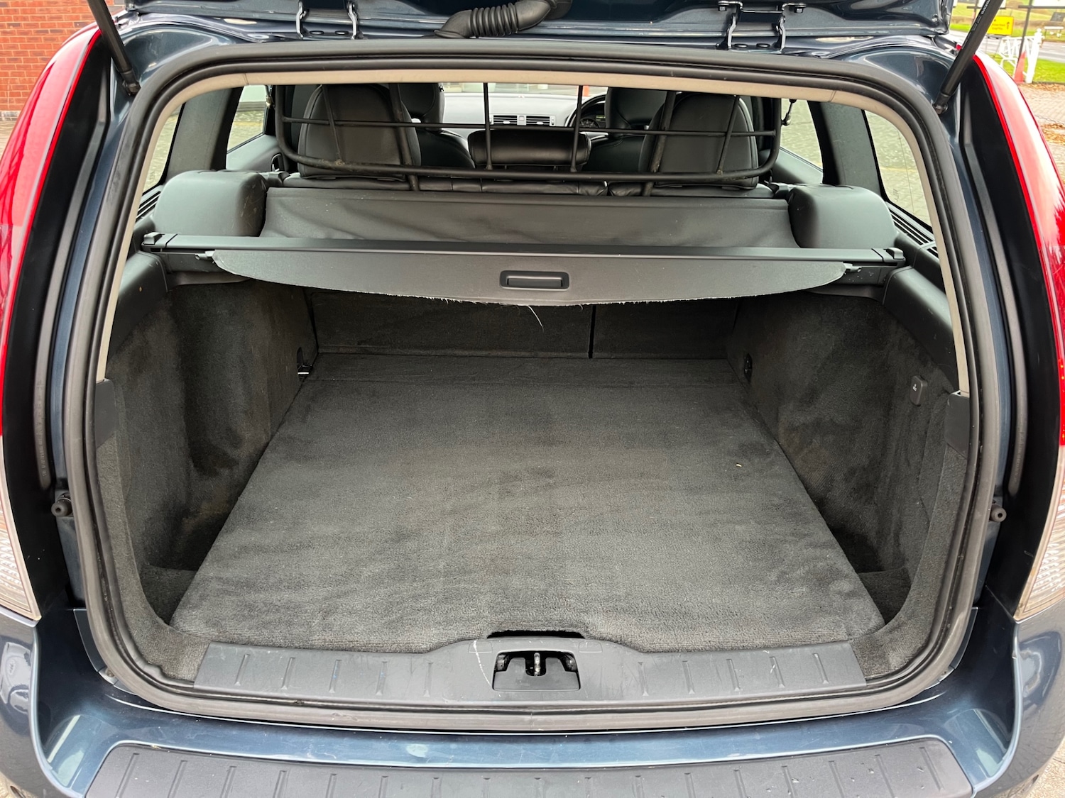 Used Volvo V50 2010 for sale - 76482772: Photo 7