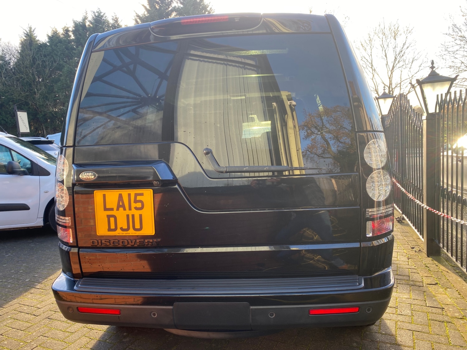 Used Land Rover Discovery 2015 for sale - 76835951: Photo 4